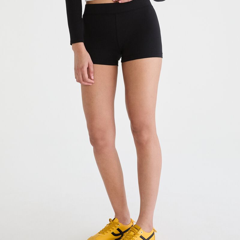 82089135_007_main